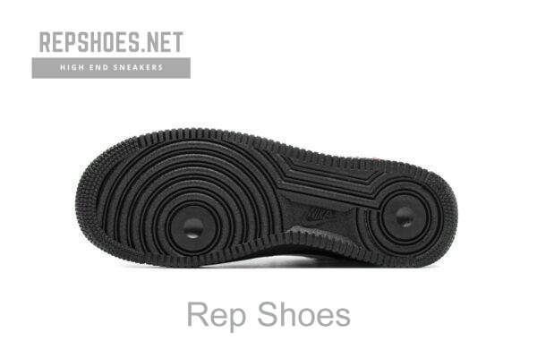 AO4606-001 OFF White X Air Force 1 Low Black - Image 9